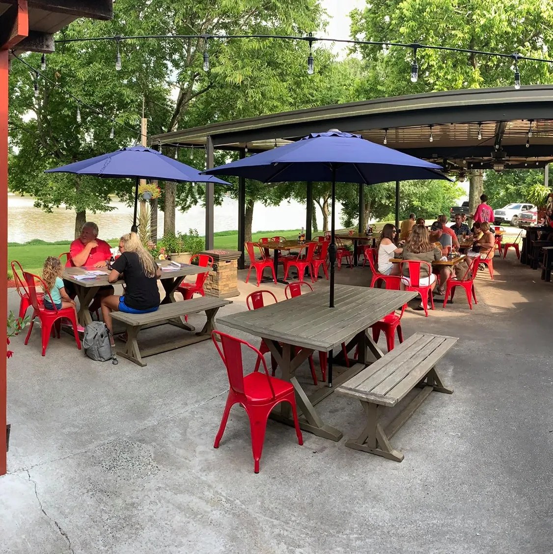 Shipwreck Cove covered patio seating